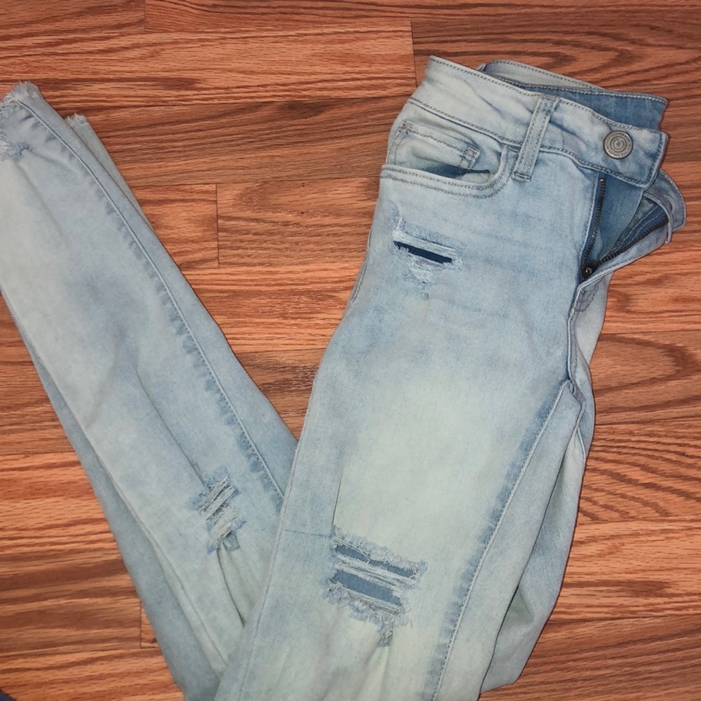 Light Blue Low Rise Ripped Jegging